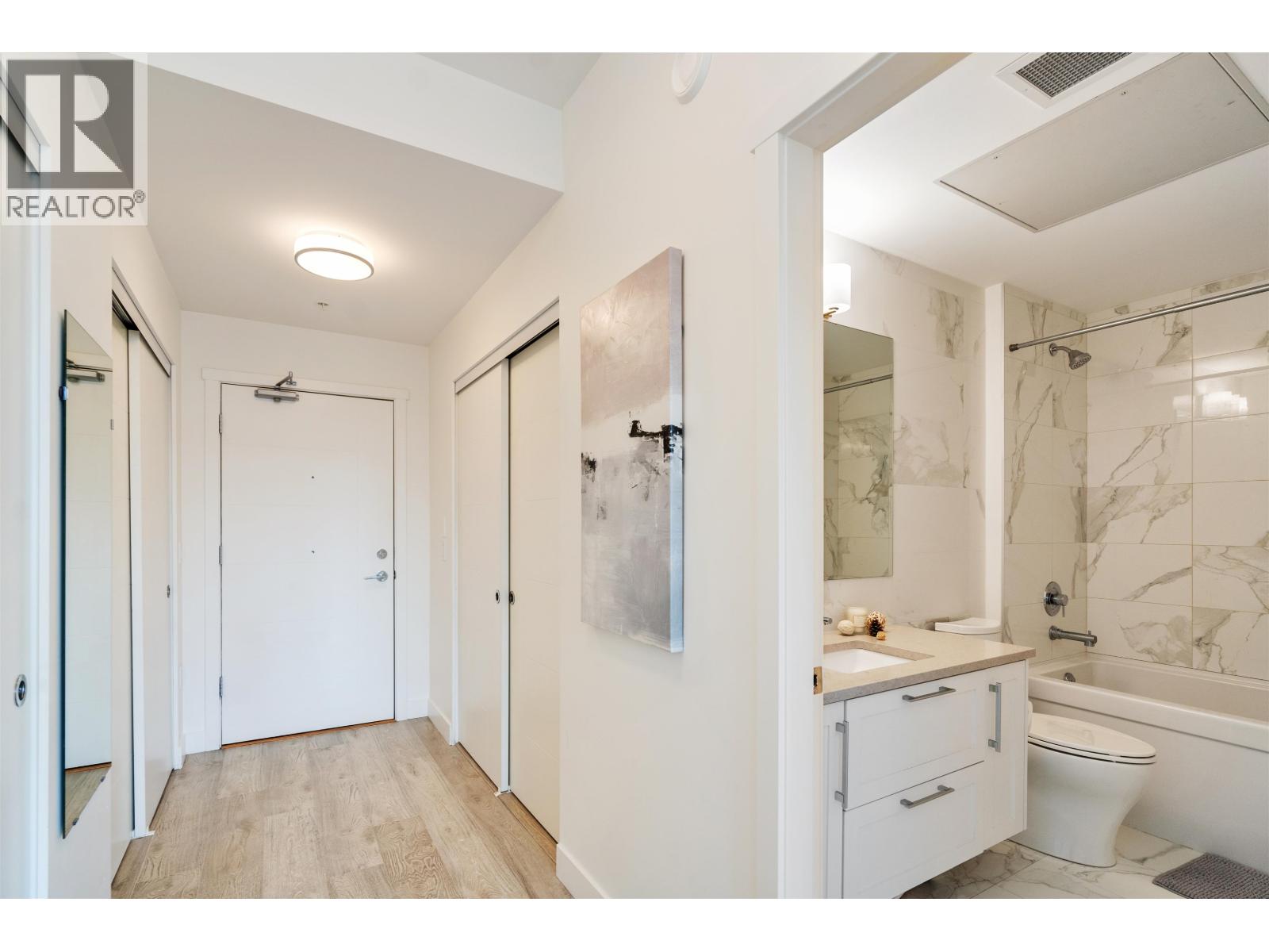 404 2160 GRANT AVENUE, Port Coquitlam