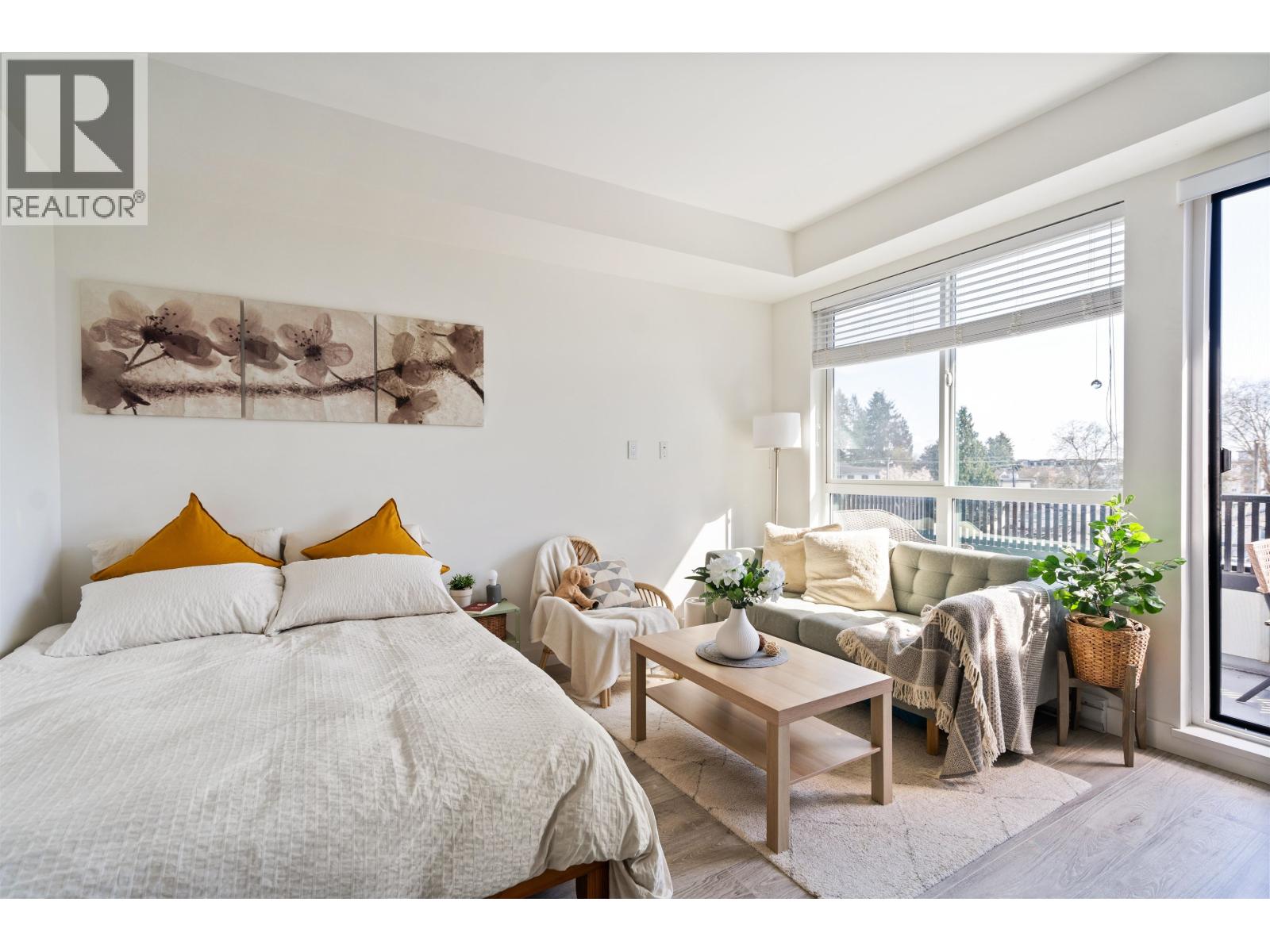 404 2160 GRANT AVENUE, Port Coquitlam