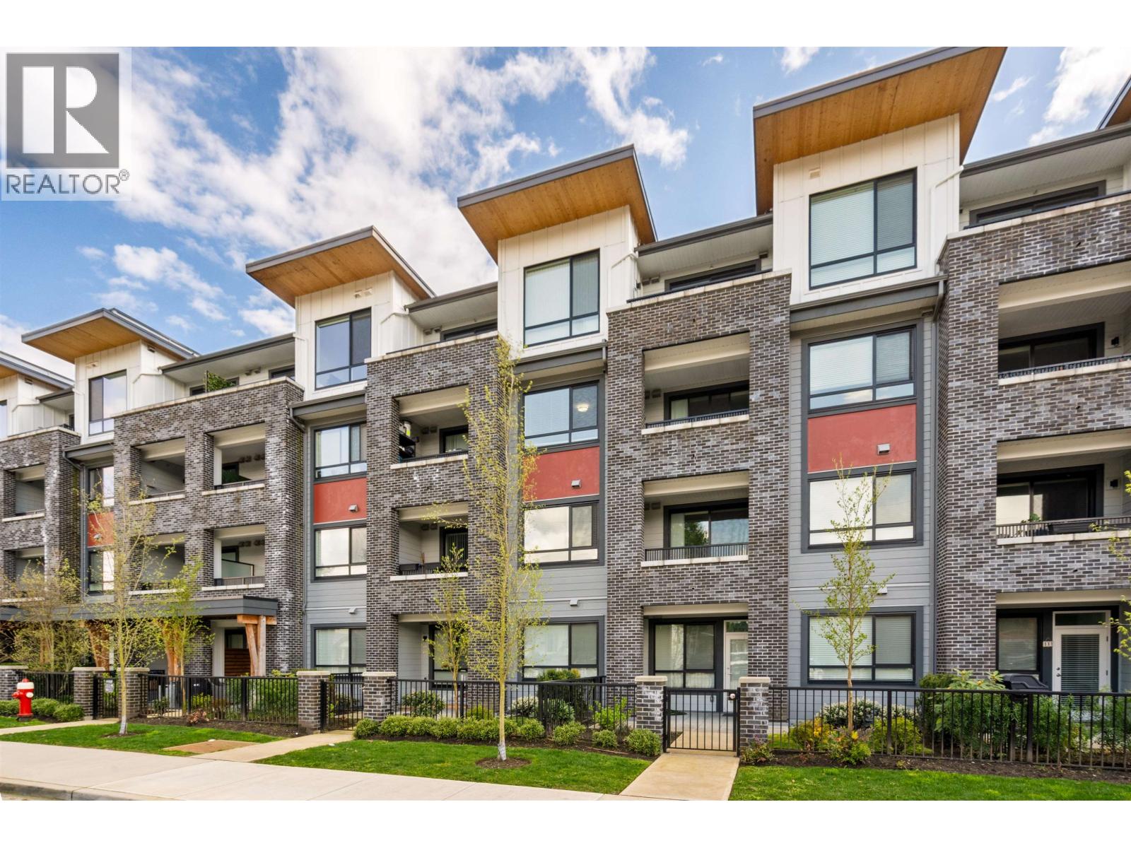 404 2160 GRANT AVENUE, Port Coquitlam