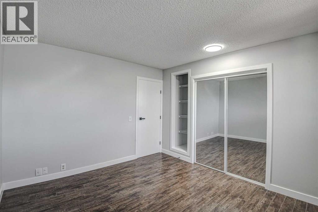 Single Family House Bi-level for Sale in  Ogmoor Crescent SE Ogden Calgary 