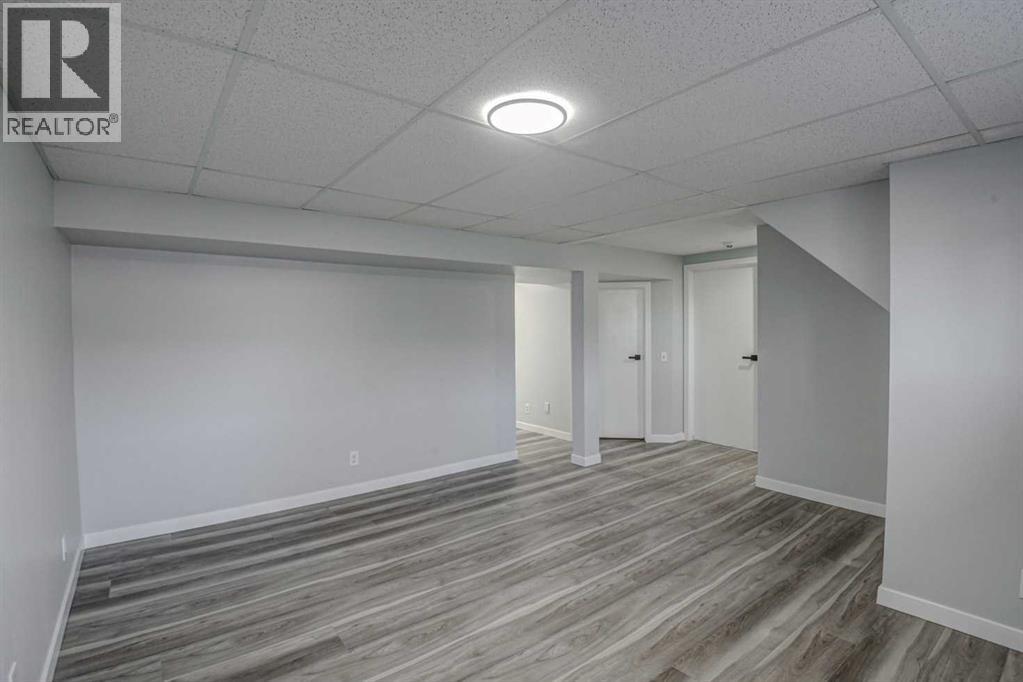 Single Family House Bi-level for Sale in  Ogmoor Crescent SE Ogden Calgary 