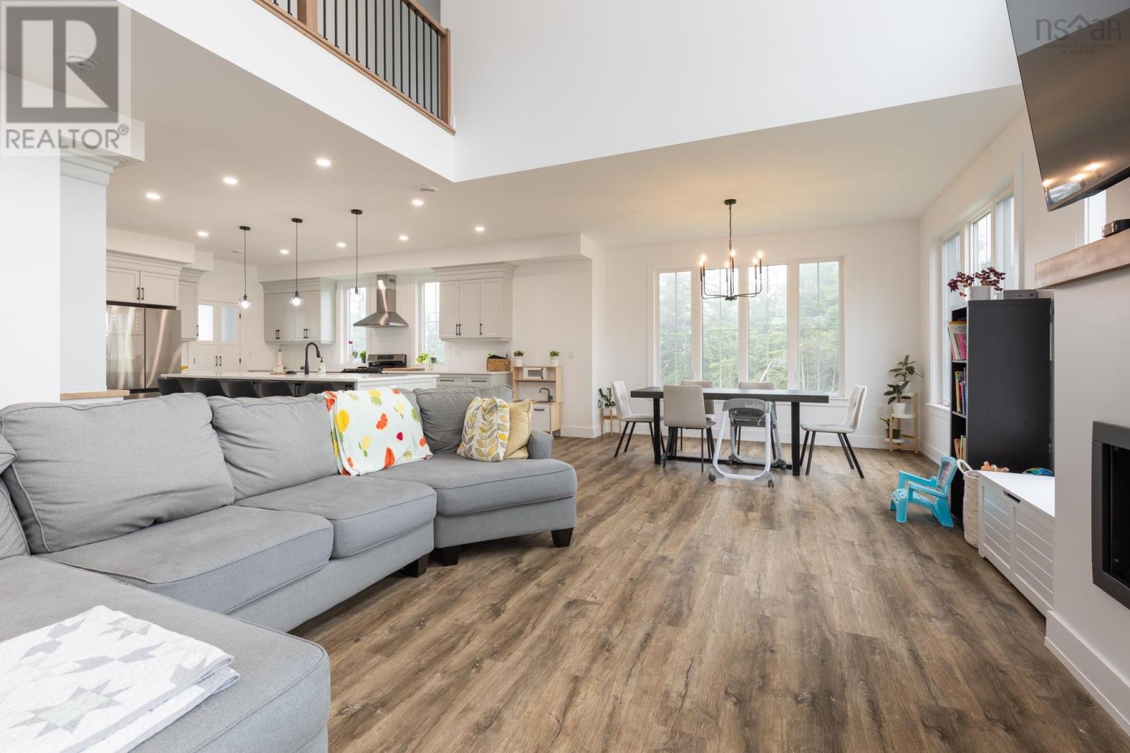 Property 23 of 39 of 35 Seeland Avenue