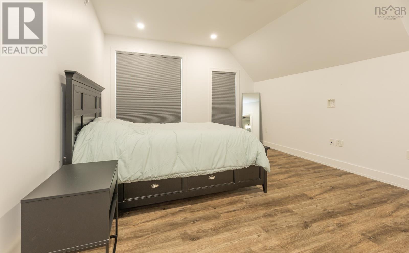 Property 33 of 39 of 35 Seeland Avenue