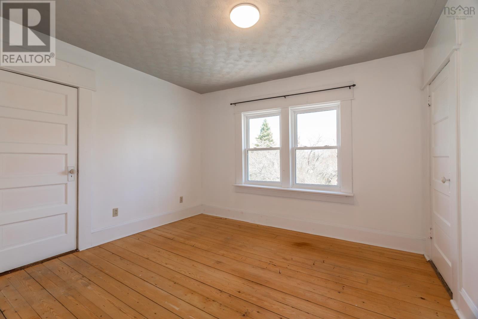 Property 35 of 46 of 161 Granville Street