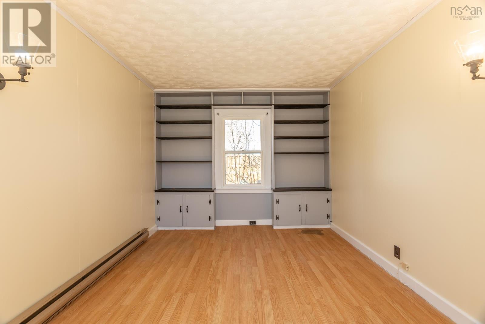 Property 17 of 46 of 161 Granville Street