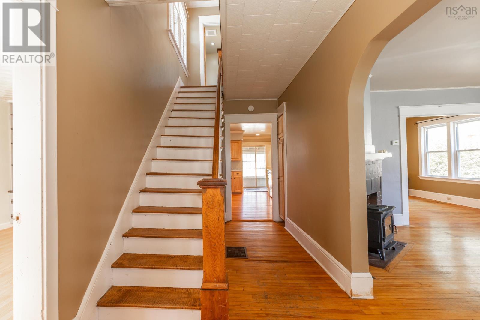 Property 15 of 46 of 161 Granville Street