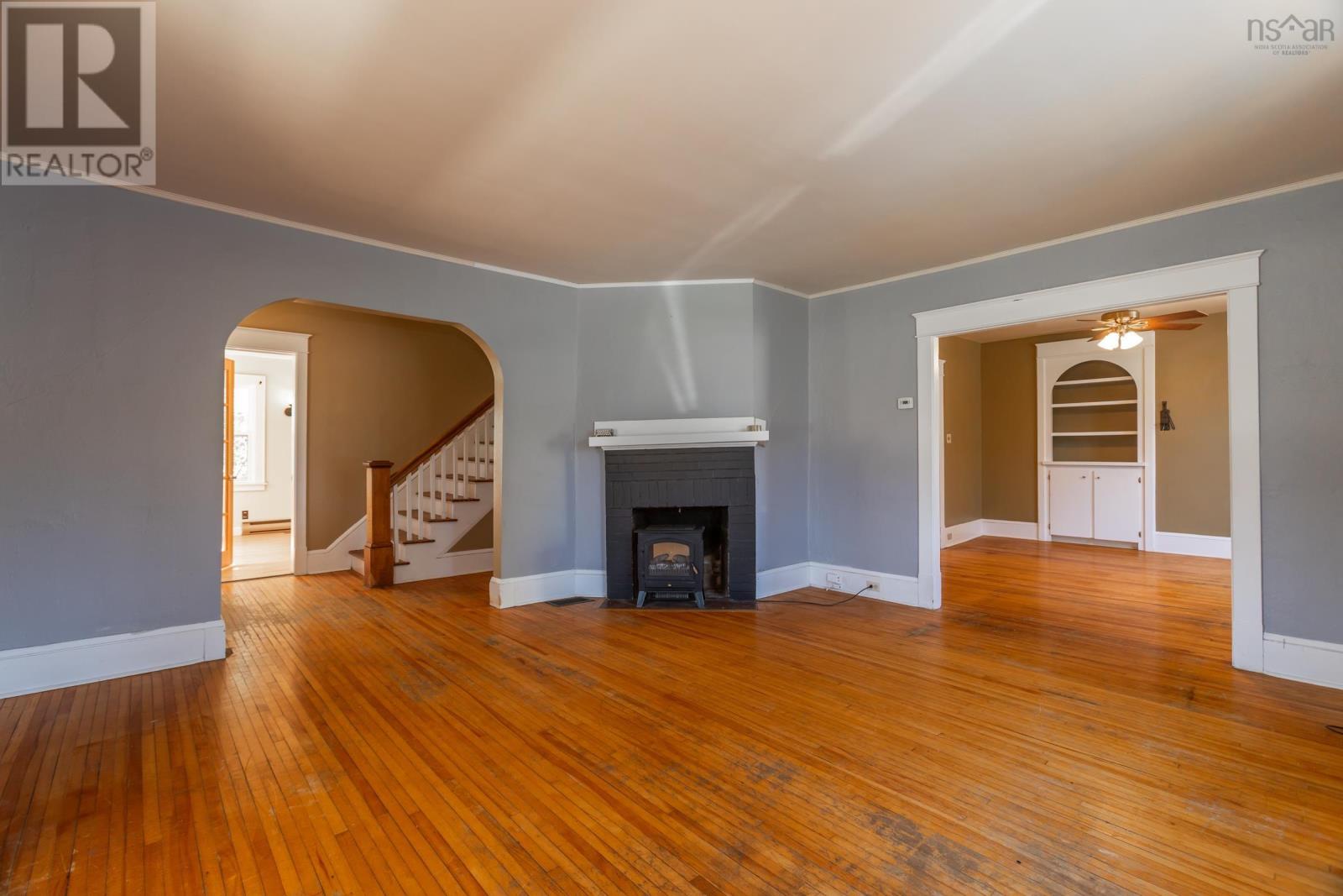 Property 19 of 46 of 161 Granville Street