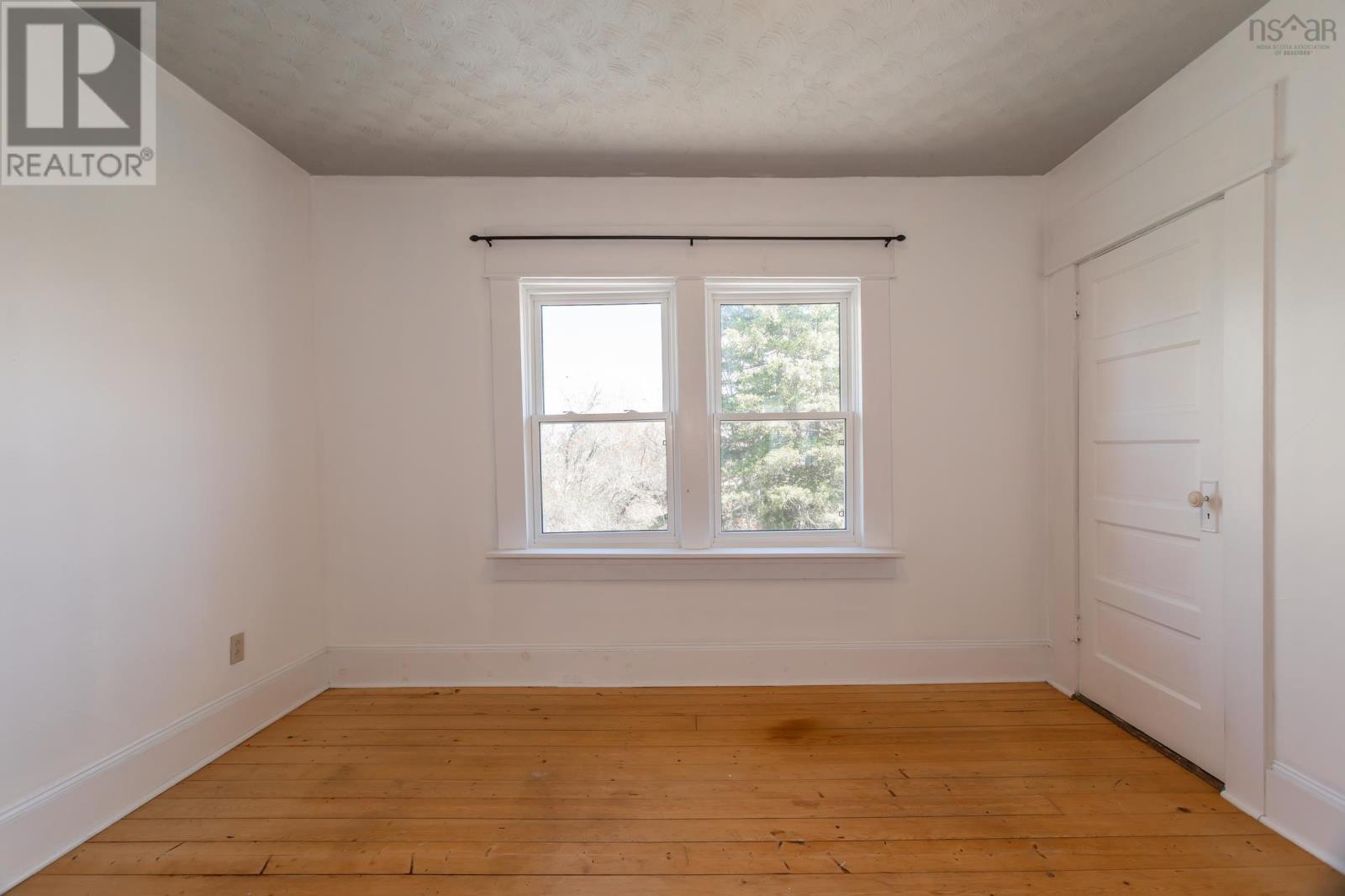 Property 36 of 46 of 161 Granville Street