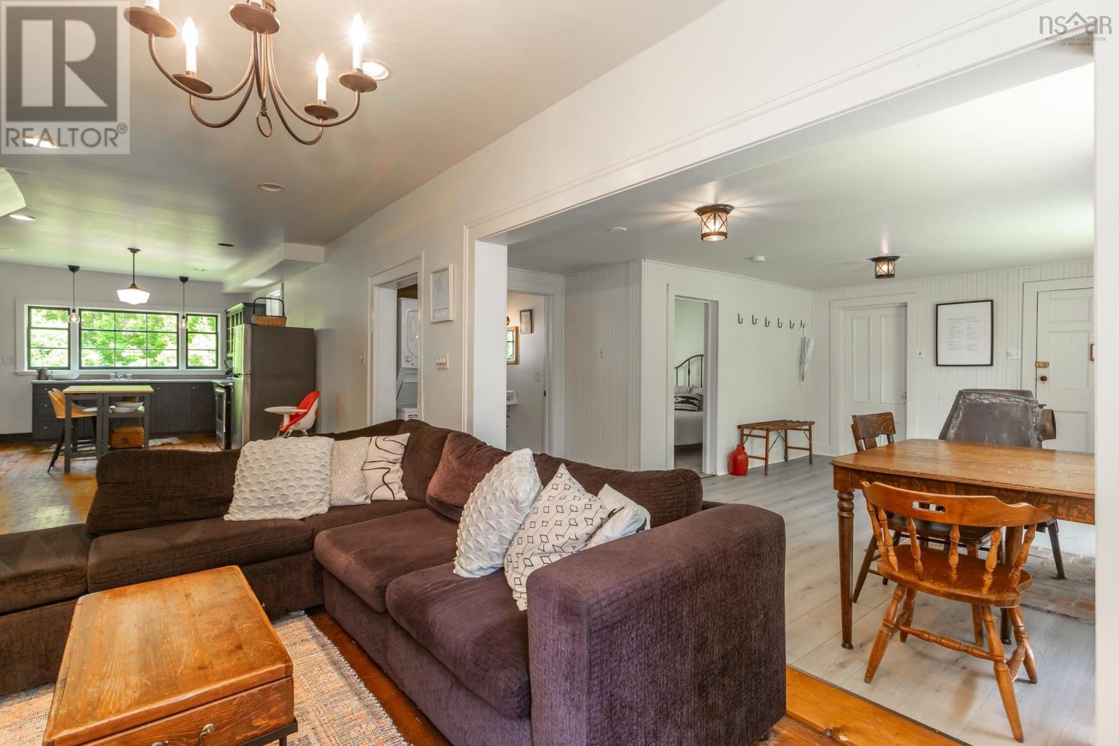 Property 14 of 43 of 2386 Highway 201