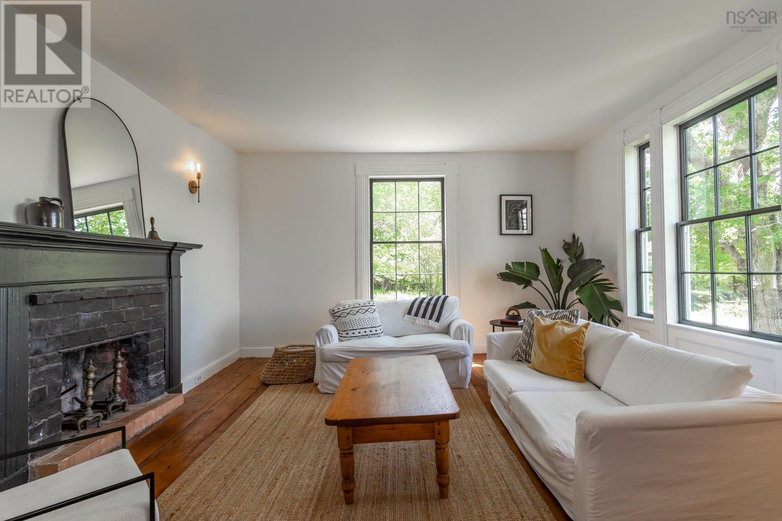 Property 23 of 43 of 2386 Highway 201