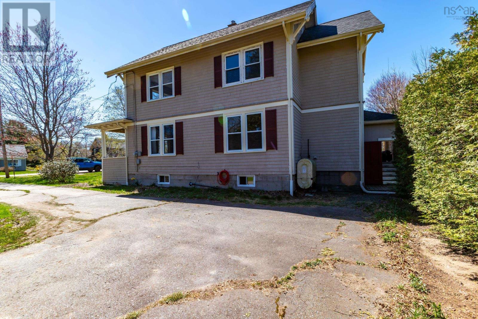 Property 6 of 46 of 161 Granville Street