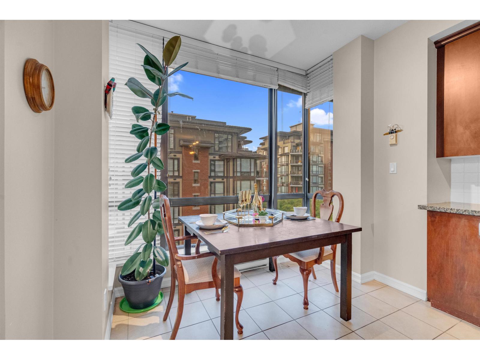 603 1550 MARTIN STREET, White Rock