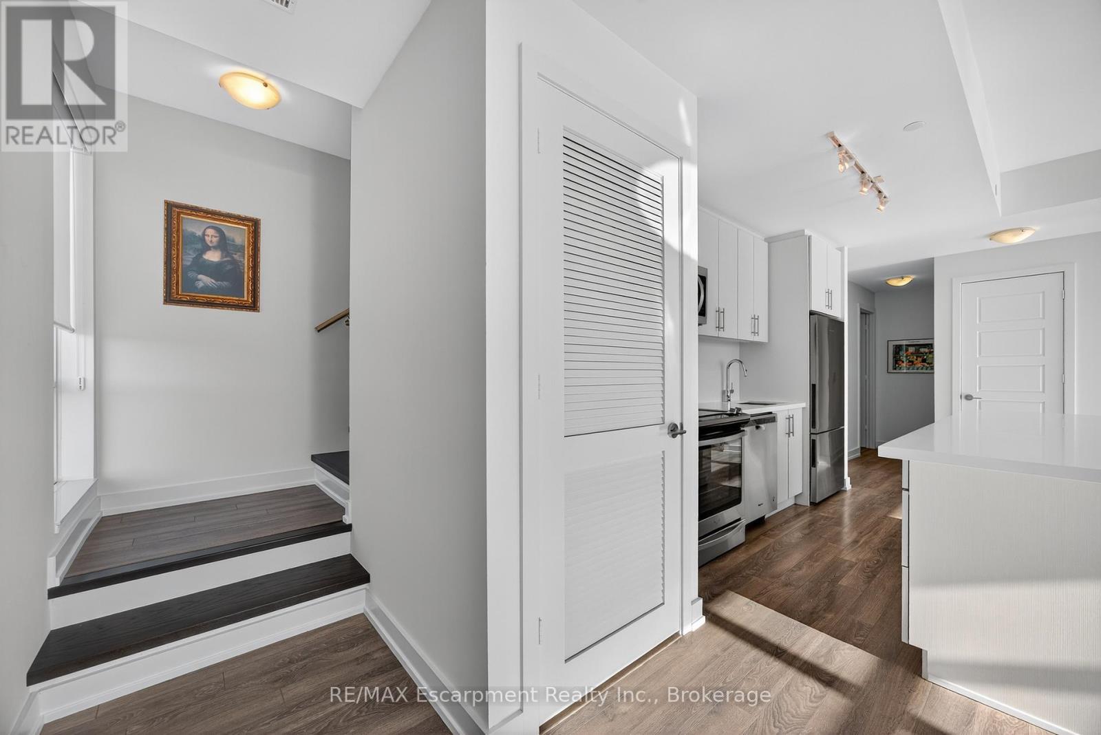 #125 317 BROWARD WAY - 24