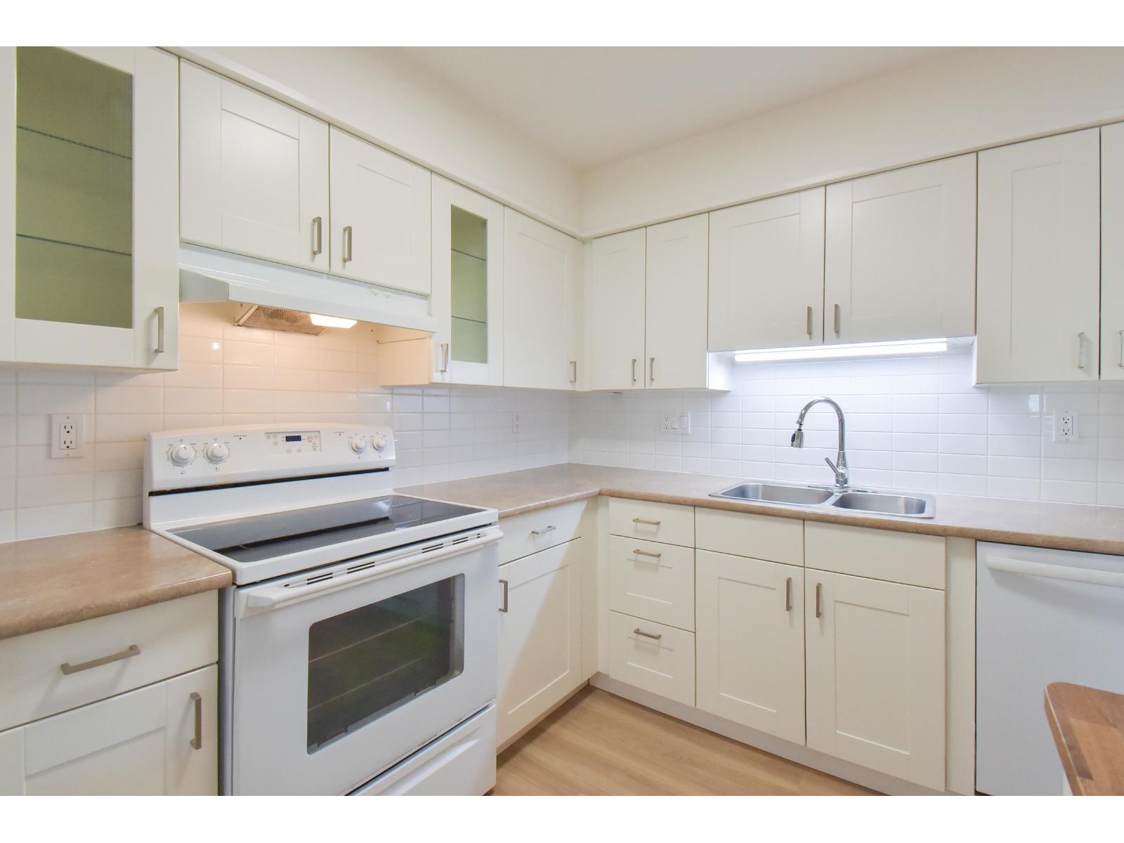 107 1459 BLACKWOOD STREET, White Rock