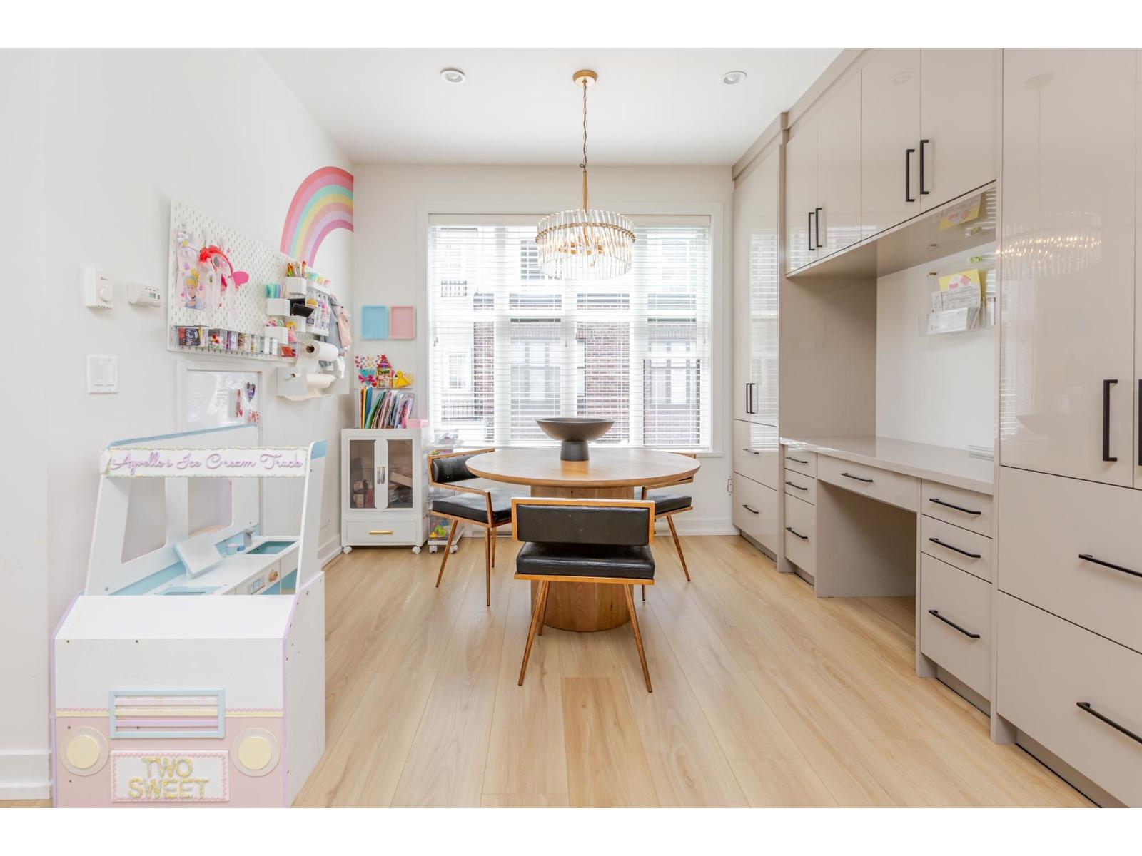 11 15588 32ND AVENUE