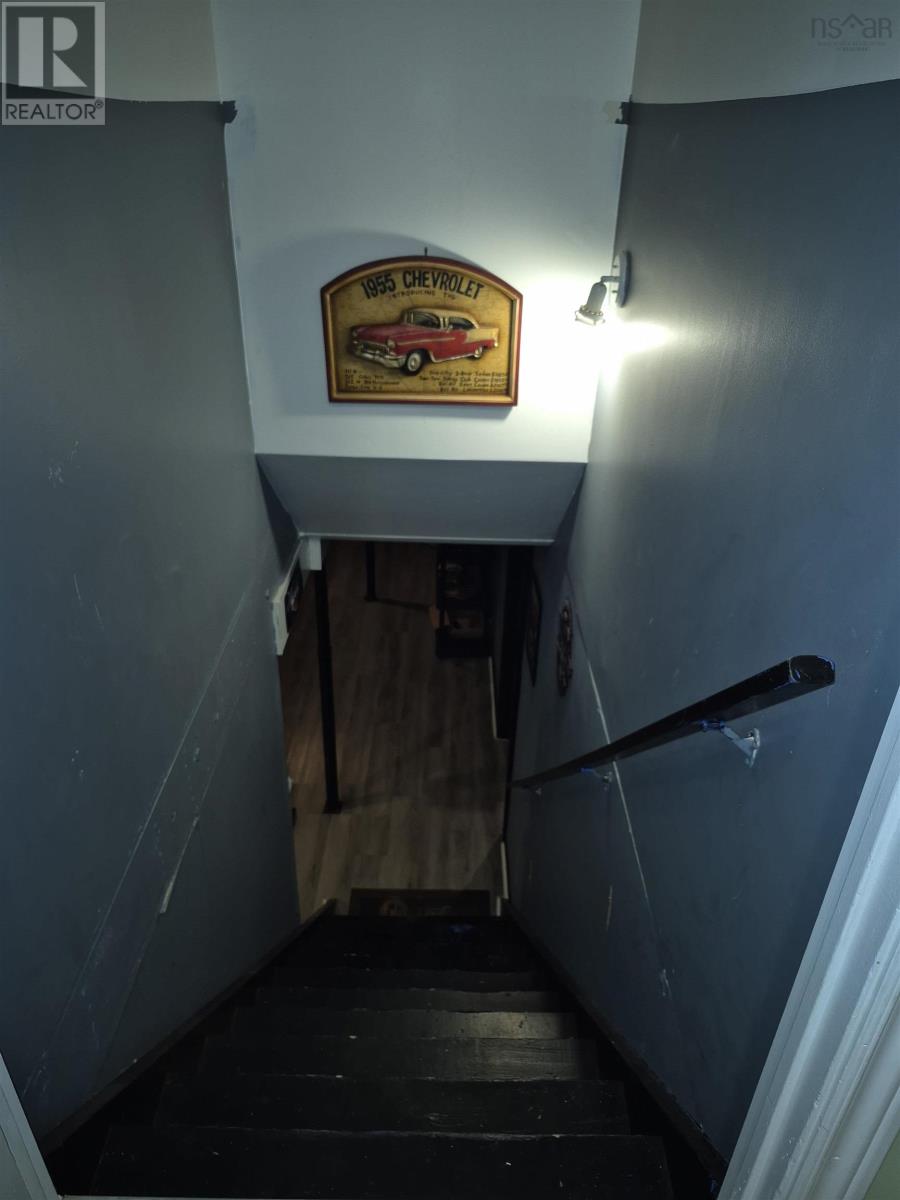 Property 25 of 33 of 1815 Northwest Road