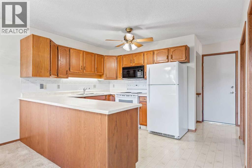 Single Family House for Sale in  Sandarac Circle NW Sandstone Valley Calgary 