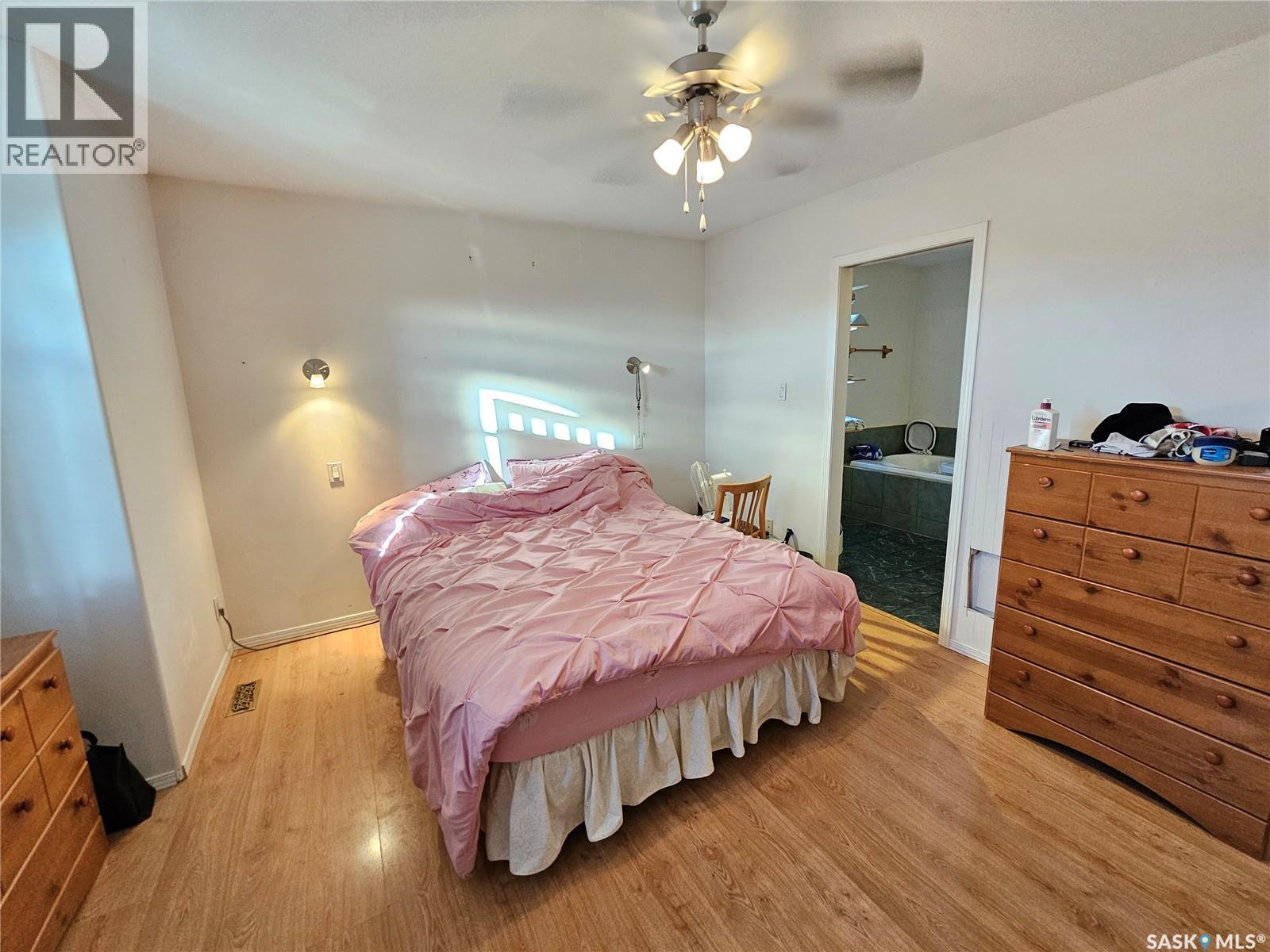 807 3rd AVENUE W - 9