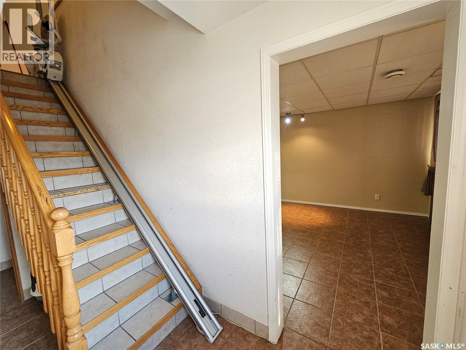 807 3rd AVENUE W - 3
