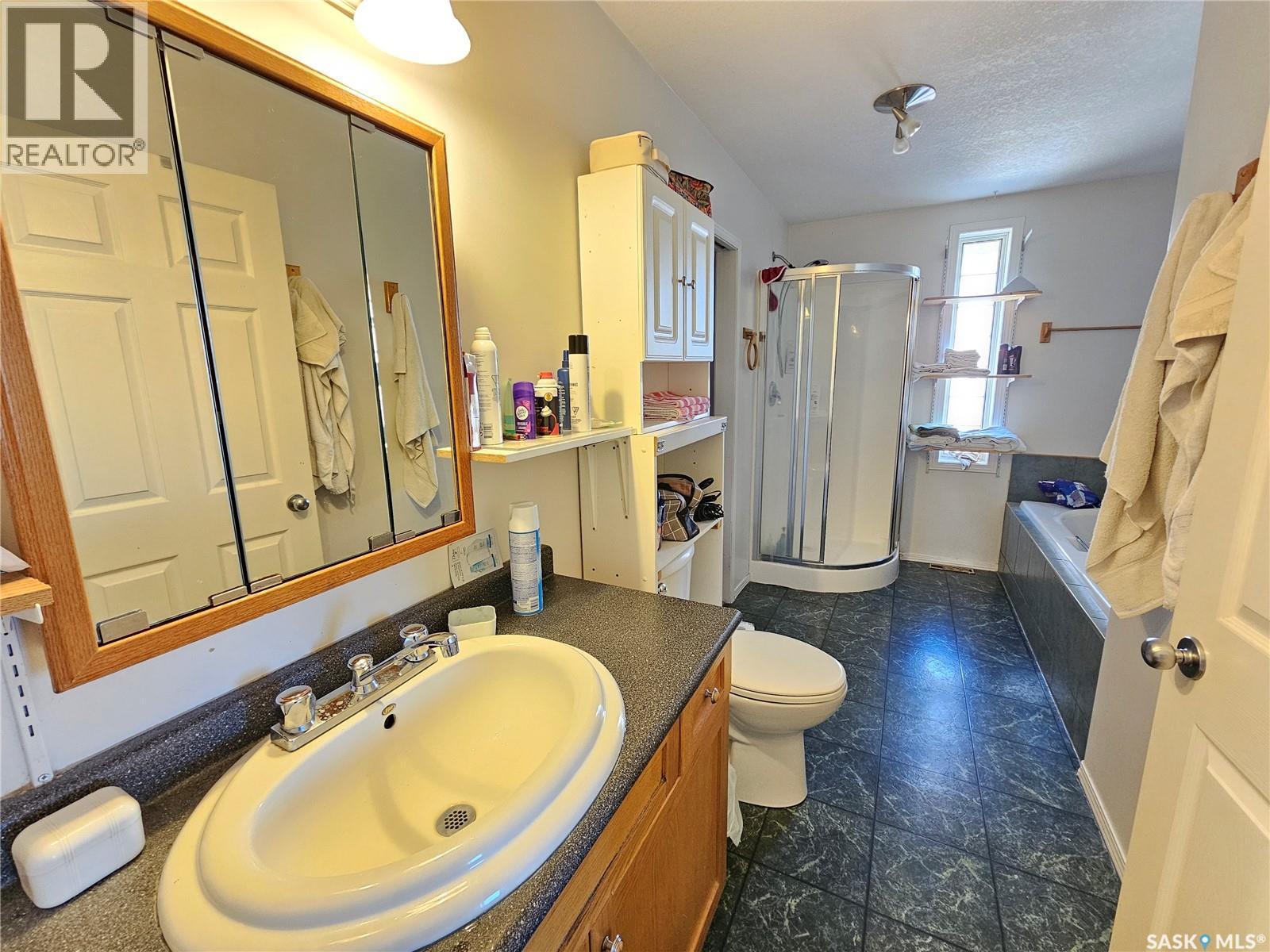 807 3rd AVENUE W - 11