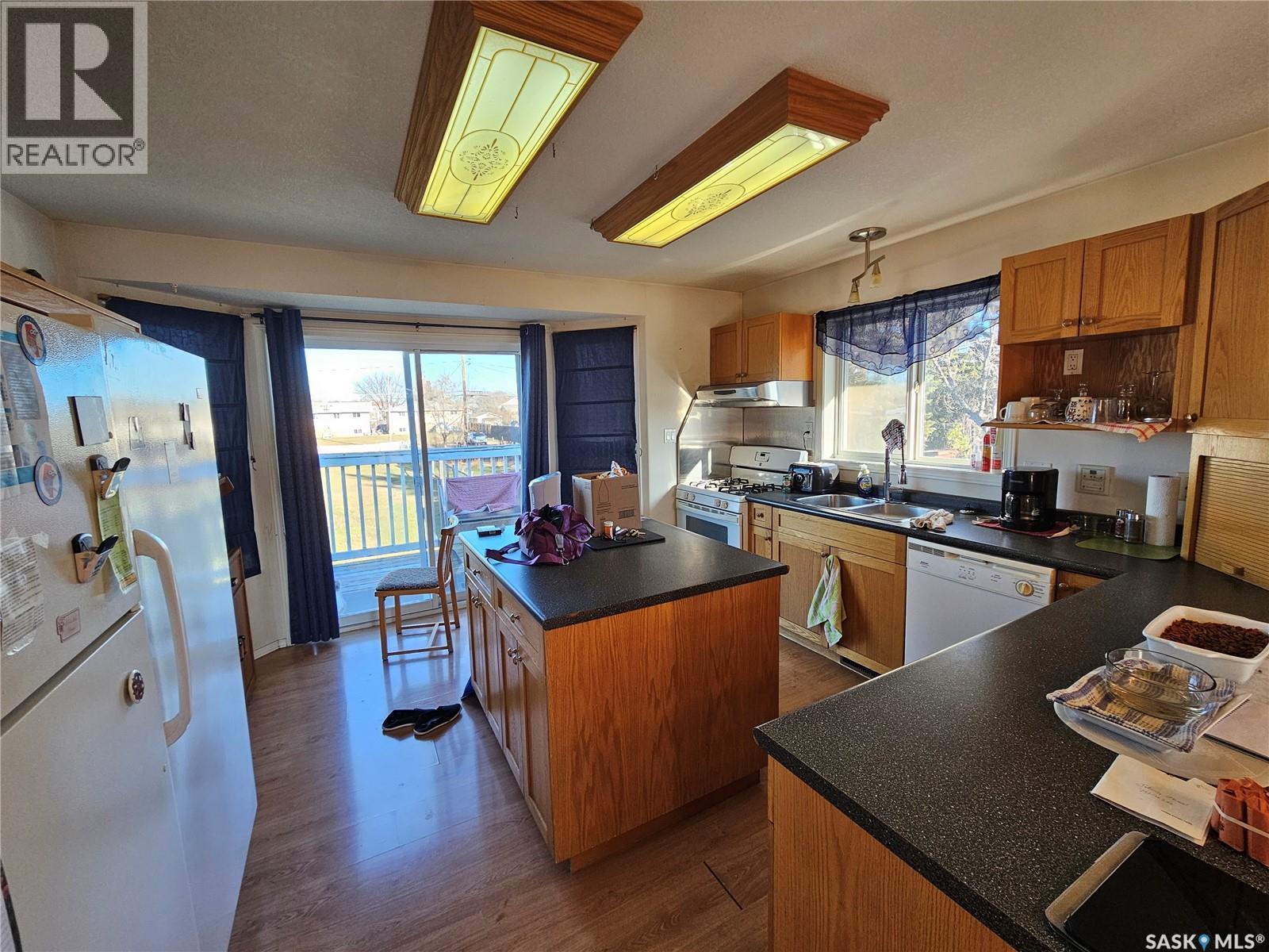 807 3rd AVENUE W - 7