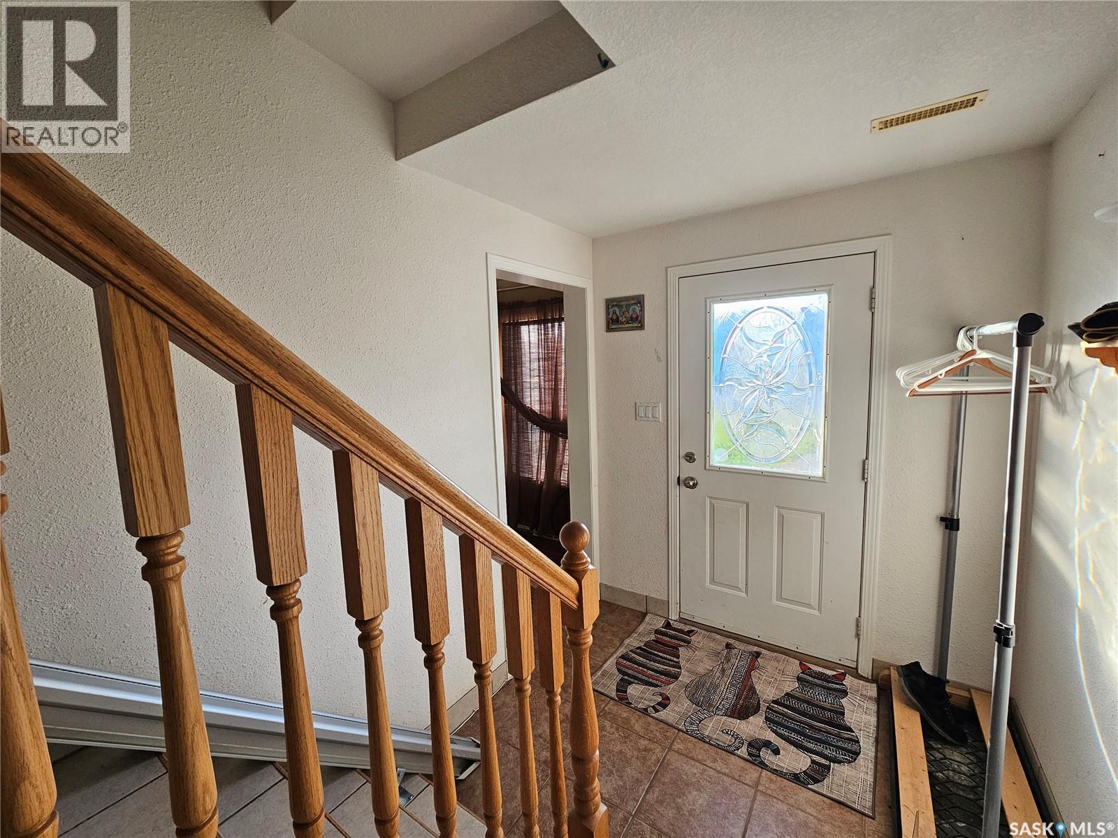 807 3rd AVENUE W - 2