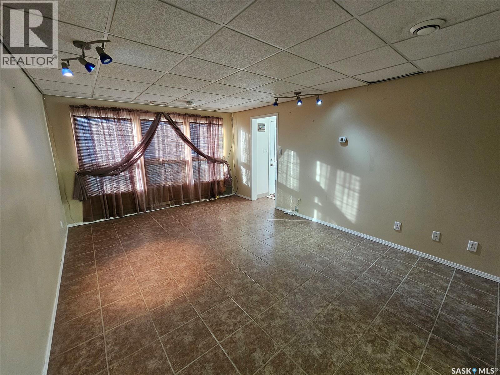 807 3rd AVENUE W - 4