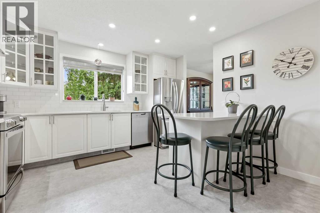 Single Family House 4 Level for Sale in  Sandarac Place NW Sandstone Valley Calgary 