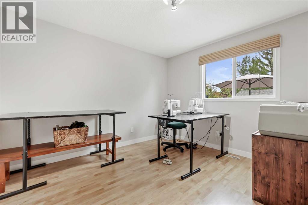 Single Family House 4 Level for Sale in  Sandarac Place NW Sandstone Valley Calgary 