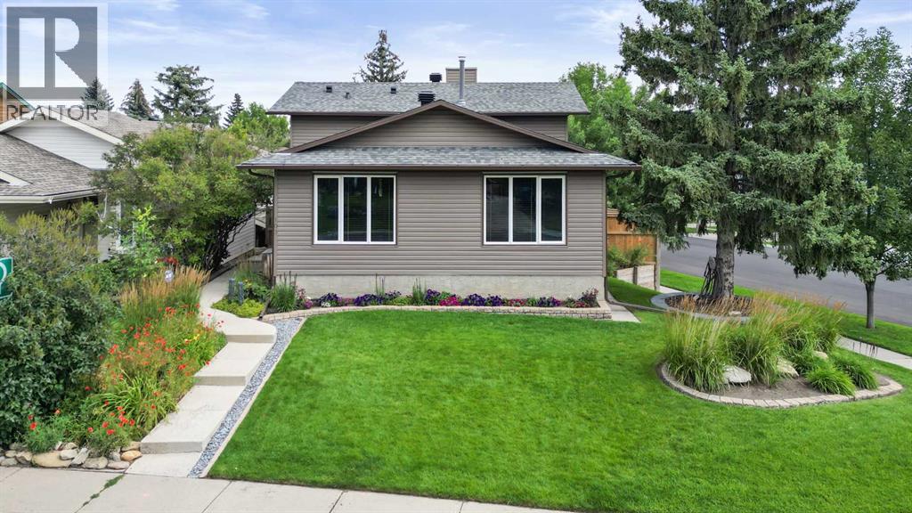 Single Family House 4 Level for Sale in  Sandarac Place NW Sandstone Valley Calgary 
