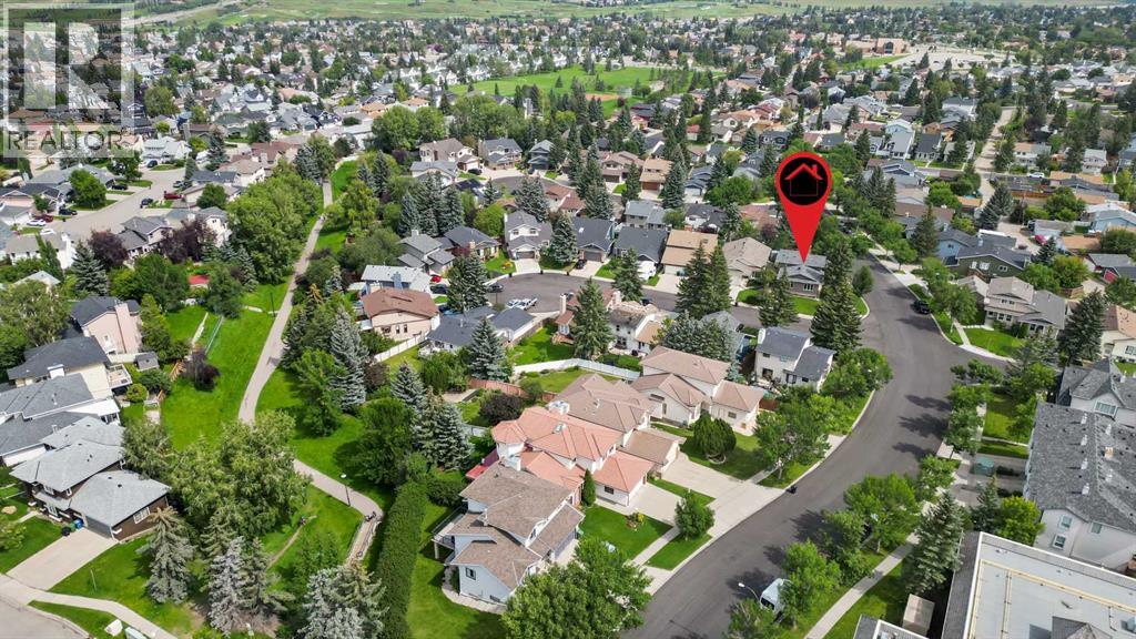 Single Family House 4 Level for Sale in  Sandarac Place NW Sandstone Valley Calgary 