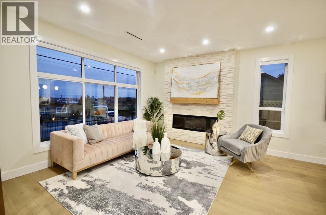 101 901 EDGAR AVENUE, Coquitlam