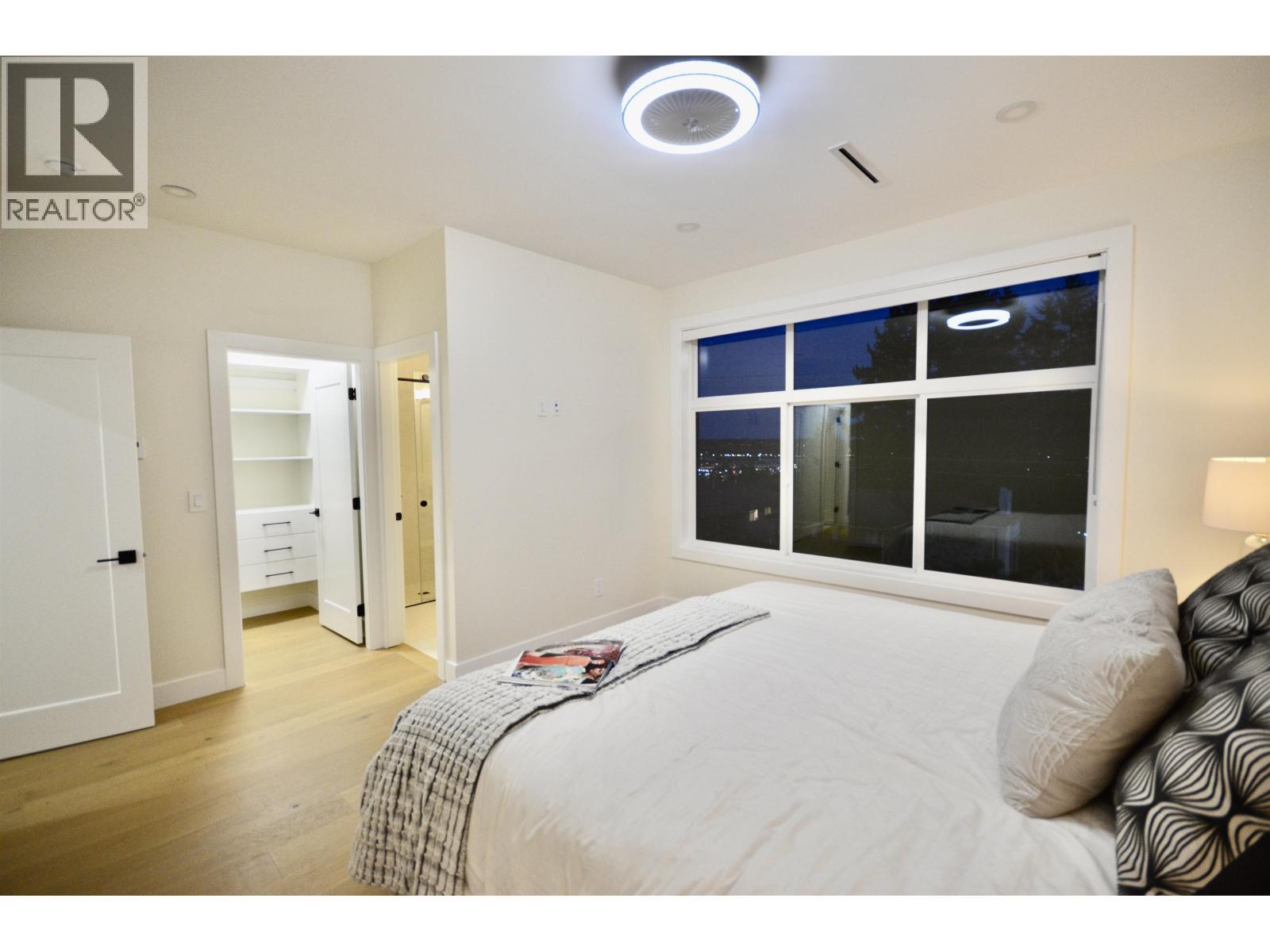 101 901 EDGAR AVENUE, Coquitlam