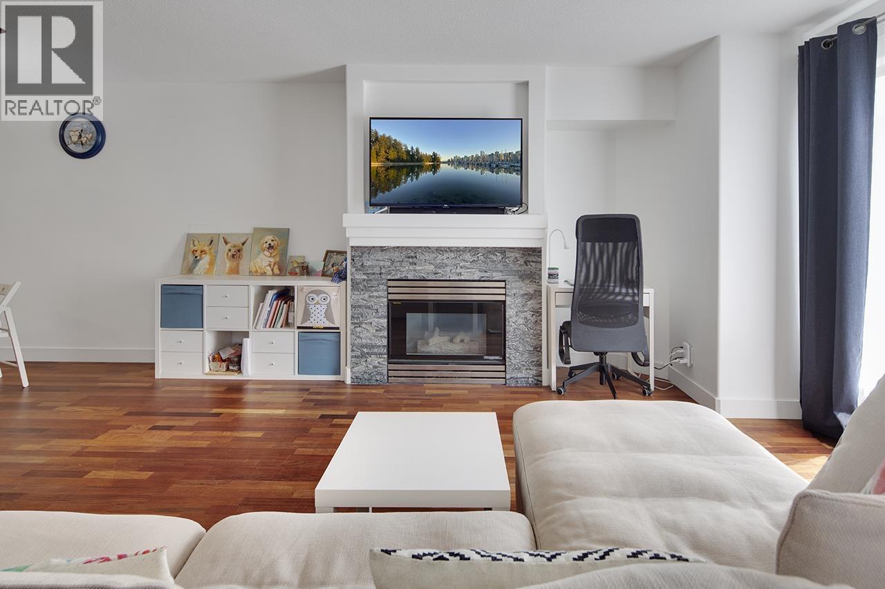 206 1650 GRANT AVENUE, Port Coquitlam