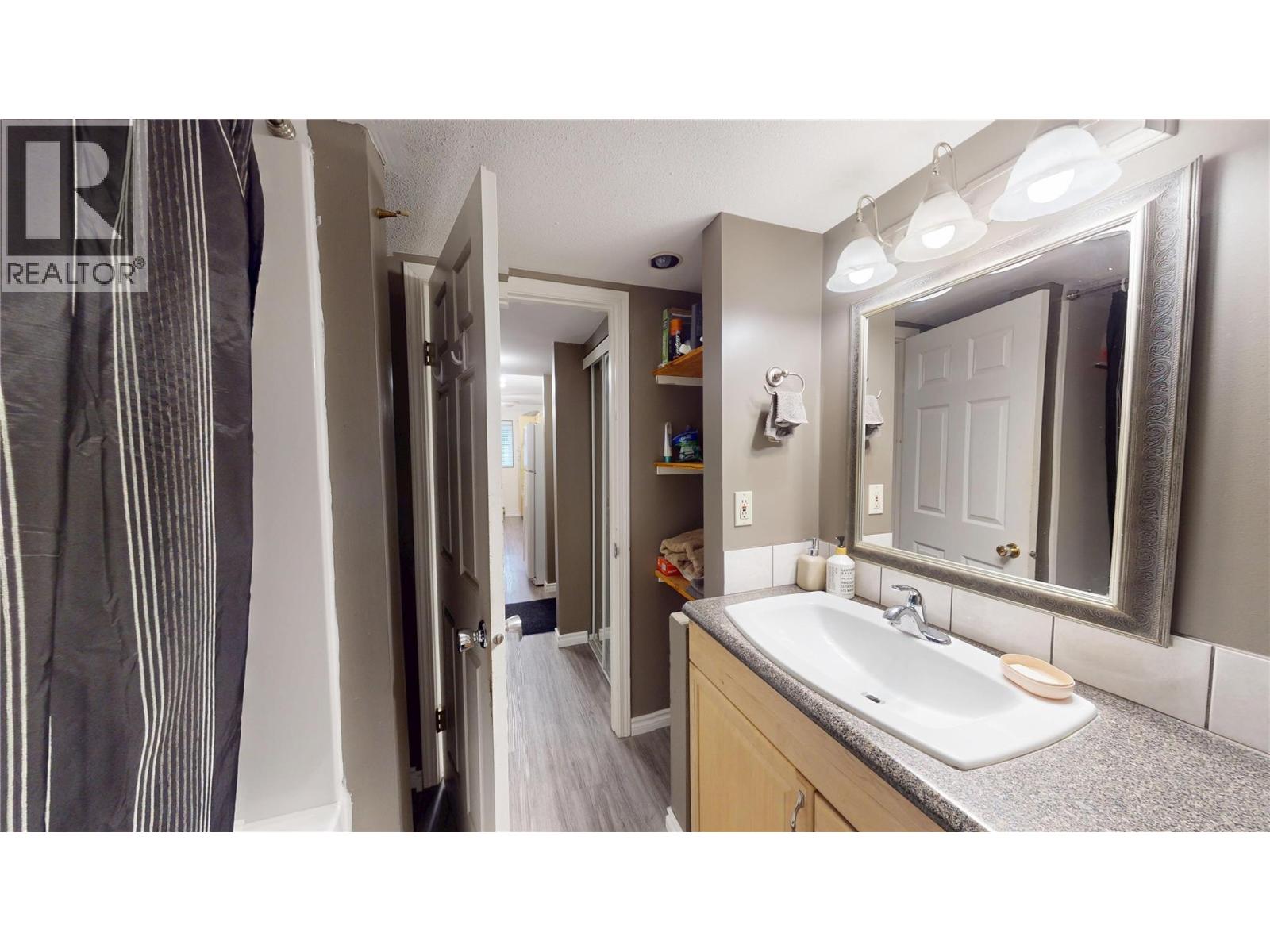 101A 1335 ALPINE DRIVE - 21