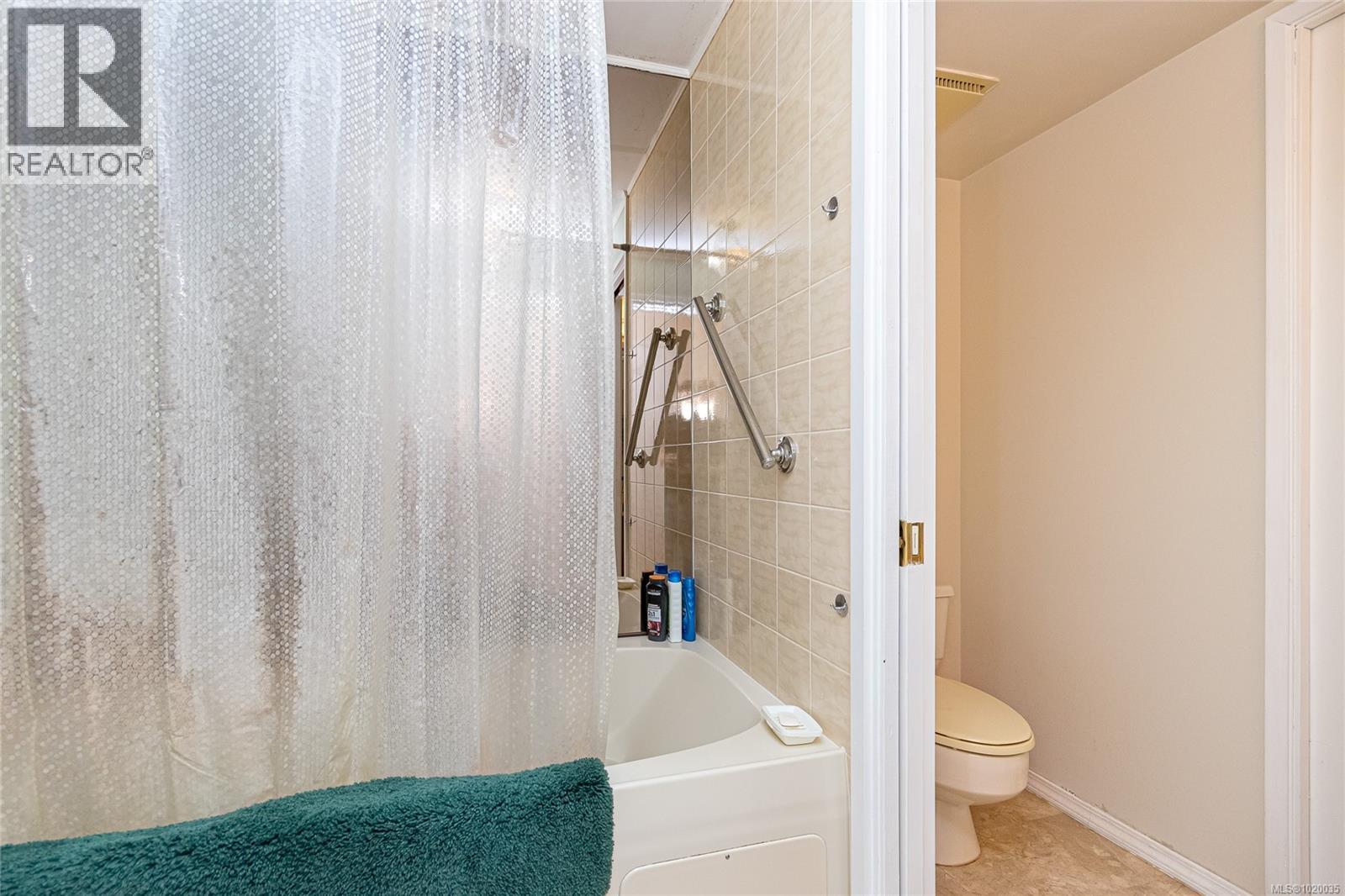 304 1106 Glenora Place, Saanich