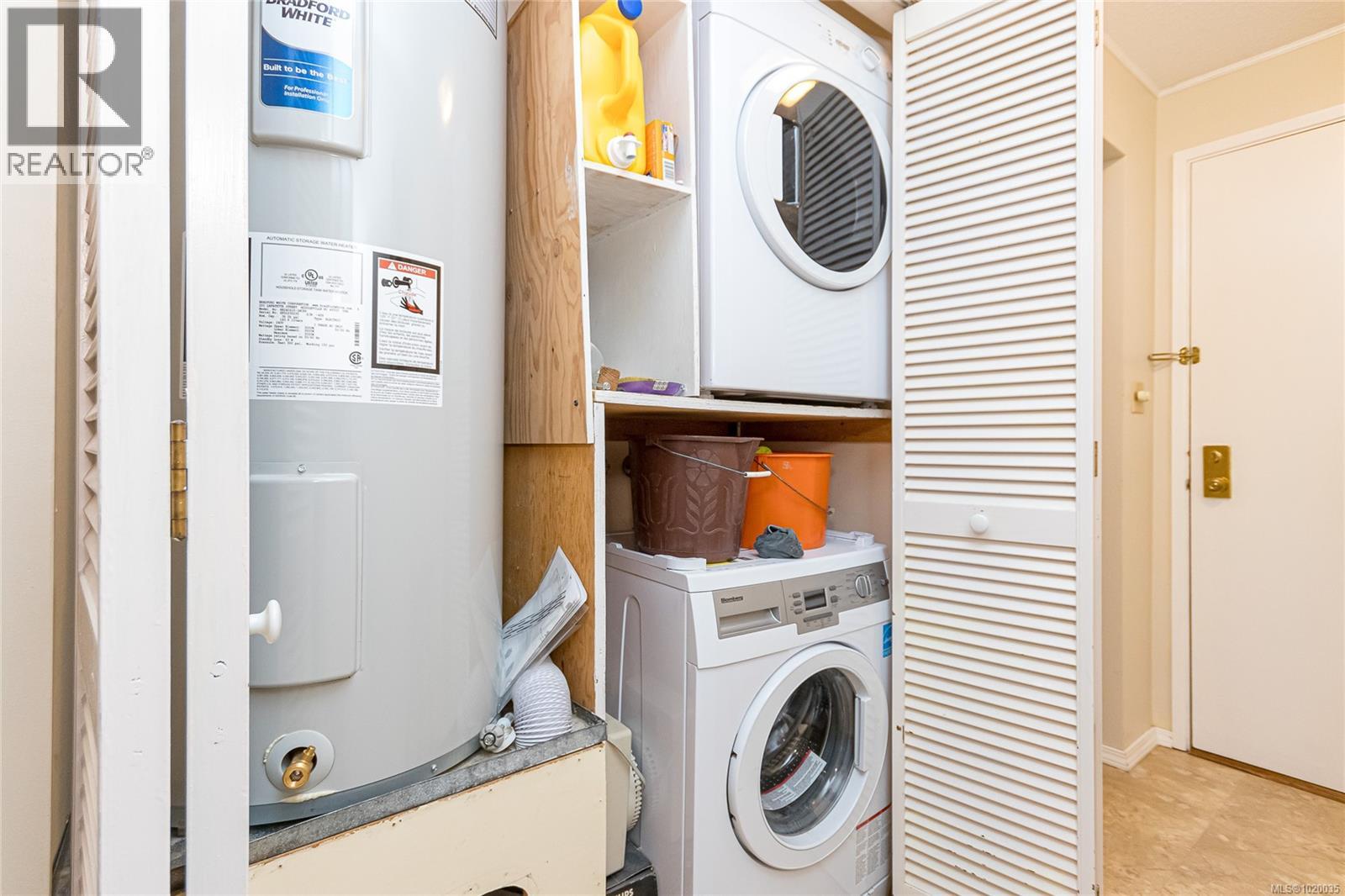 304 1106 Glenora Place, Saanich