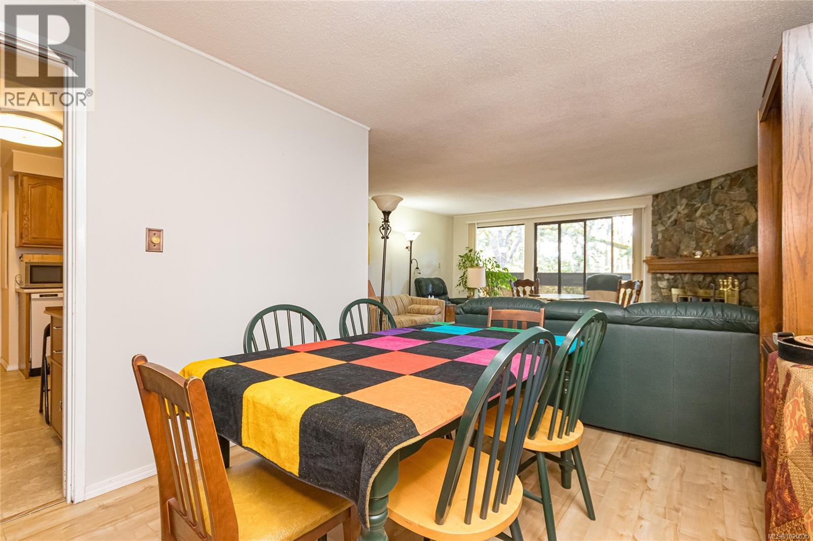 304 1106 Glenora Place, Saanich