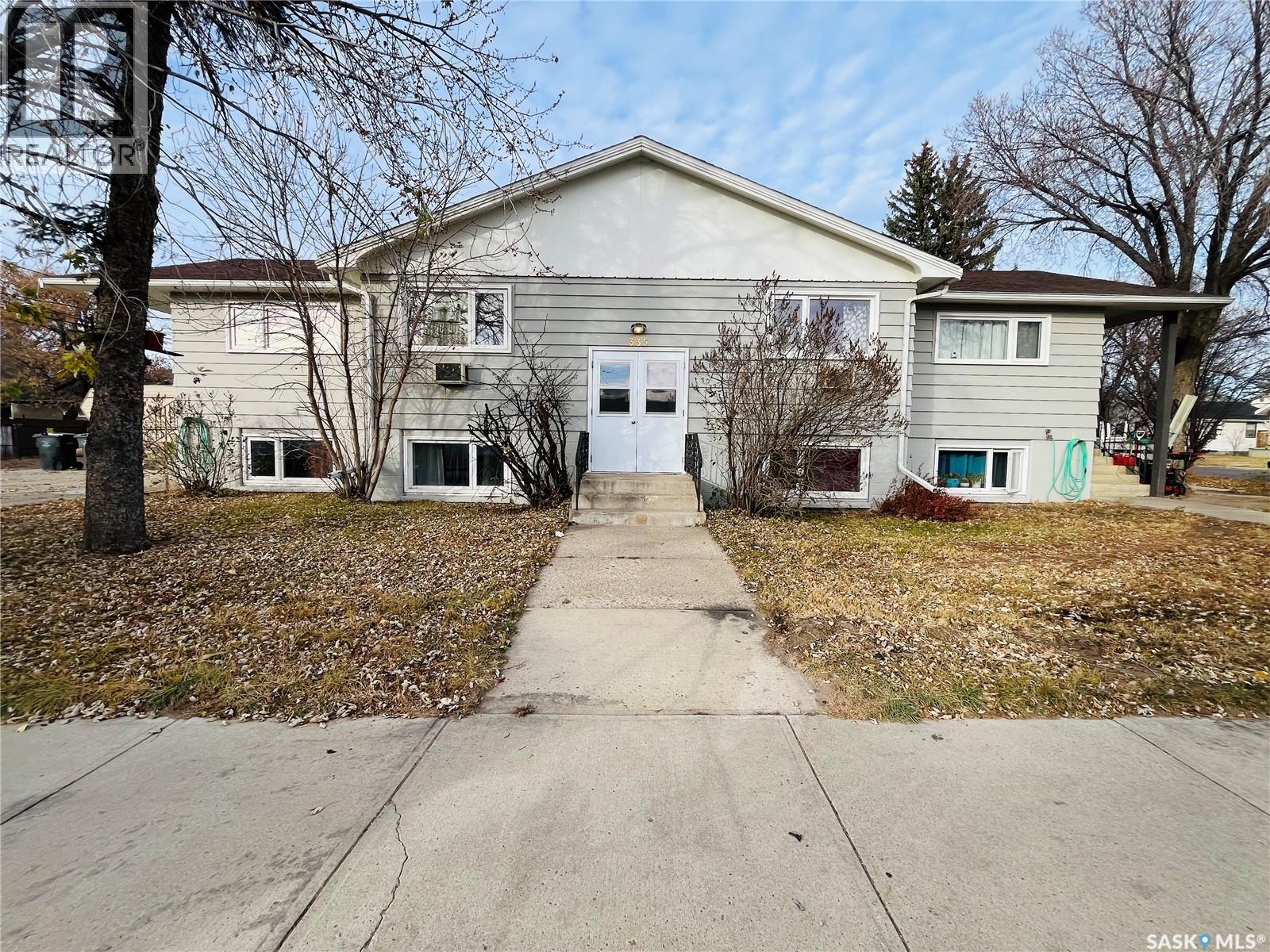 335 Chaplin STREET W, Swift Current, Saskatchewan