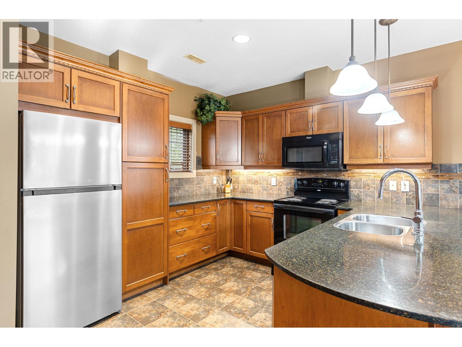 1795 Country Club Drive Unit# 201, Kelowna