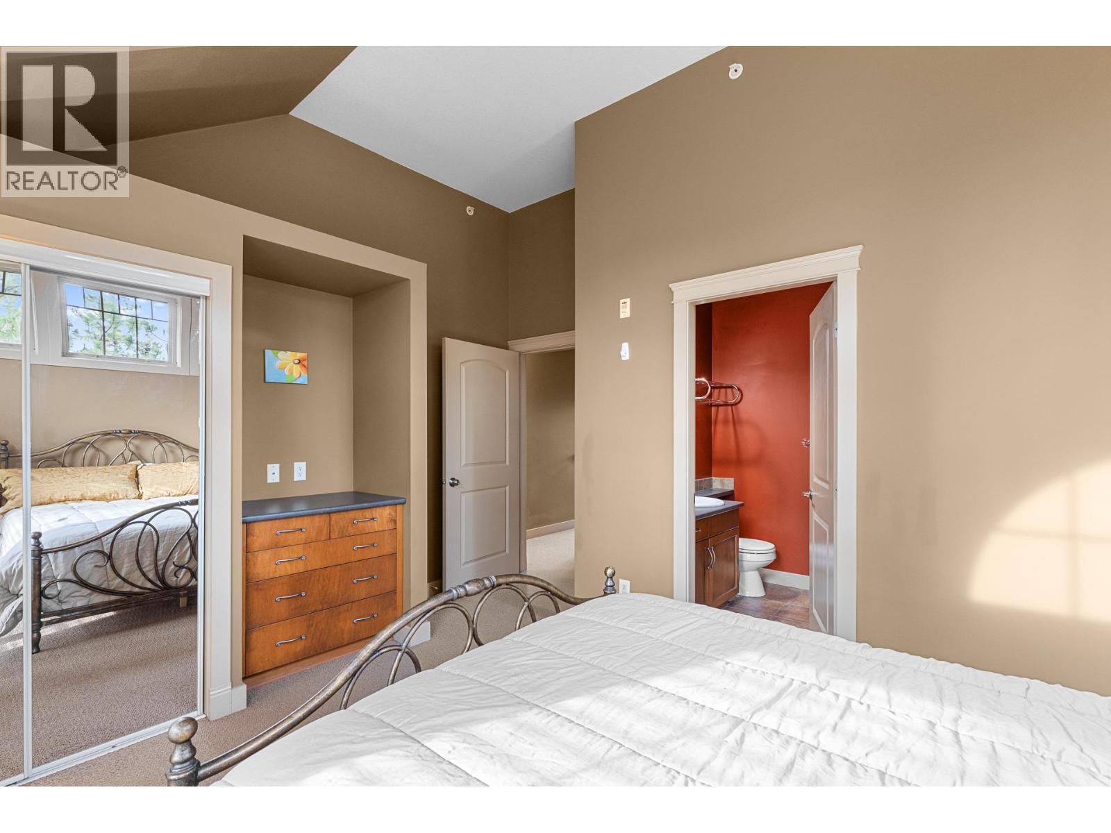 1795 Country Club Drive Unit# 201, Kelowna