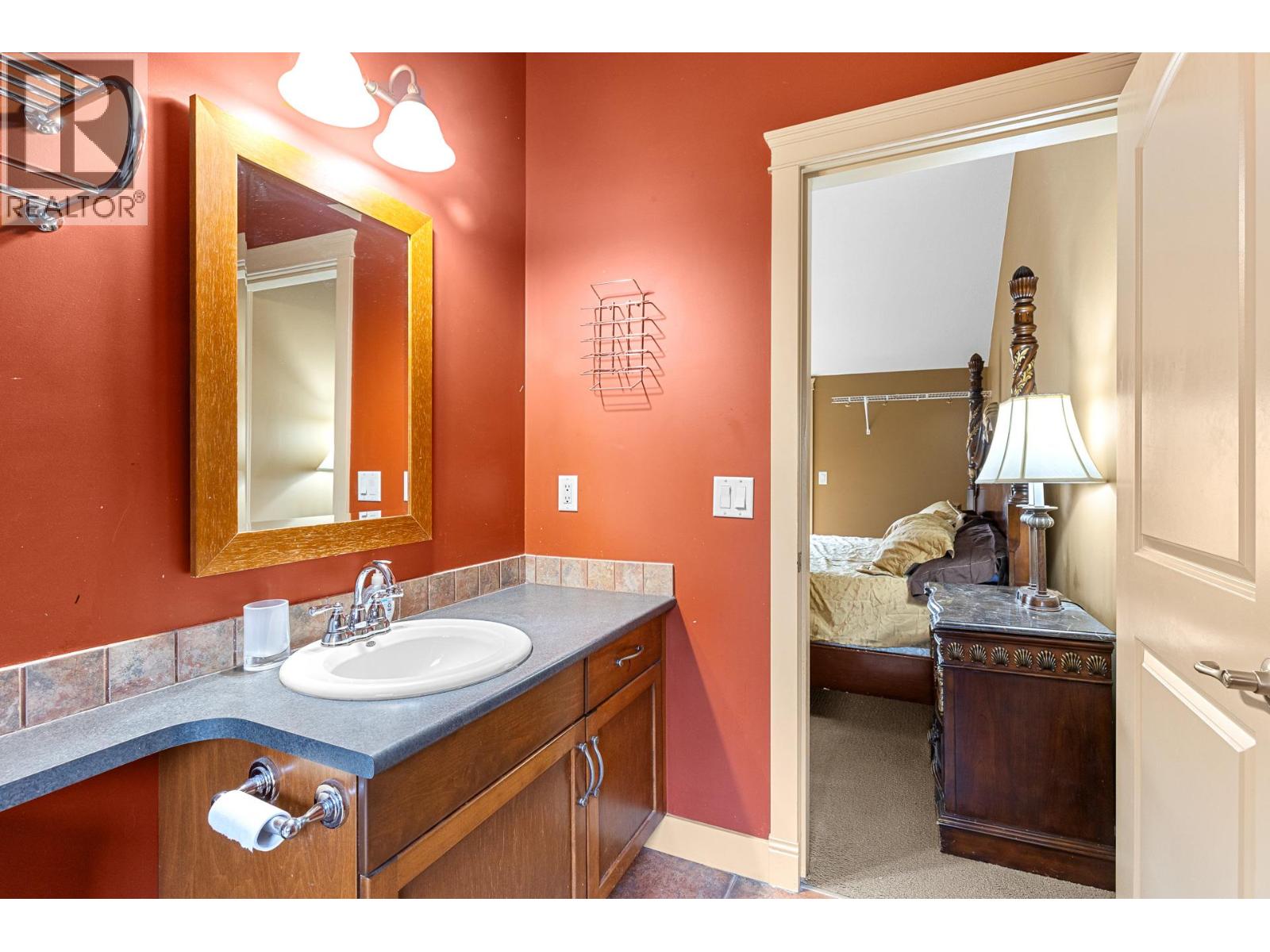 1795 Country Club Drive Unit# 201, Kelowna