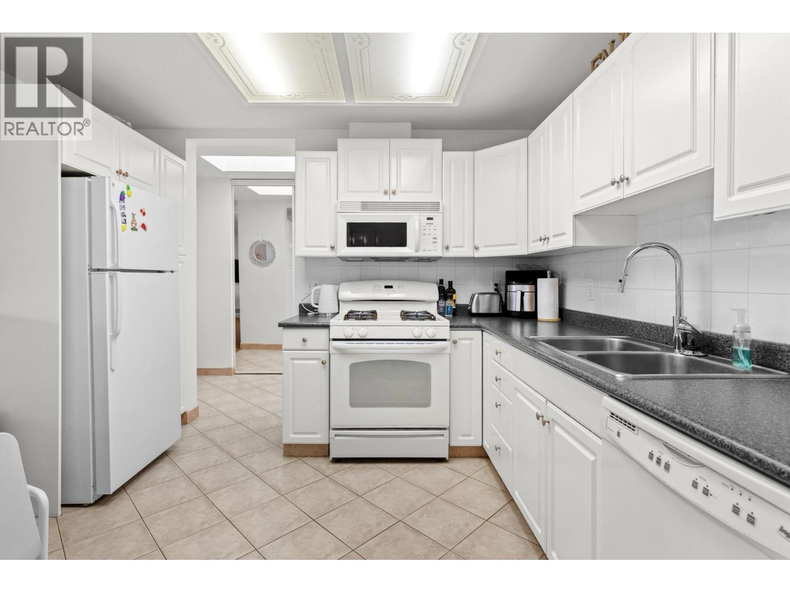 205 645 Barrera Road, Kelowna