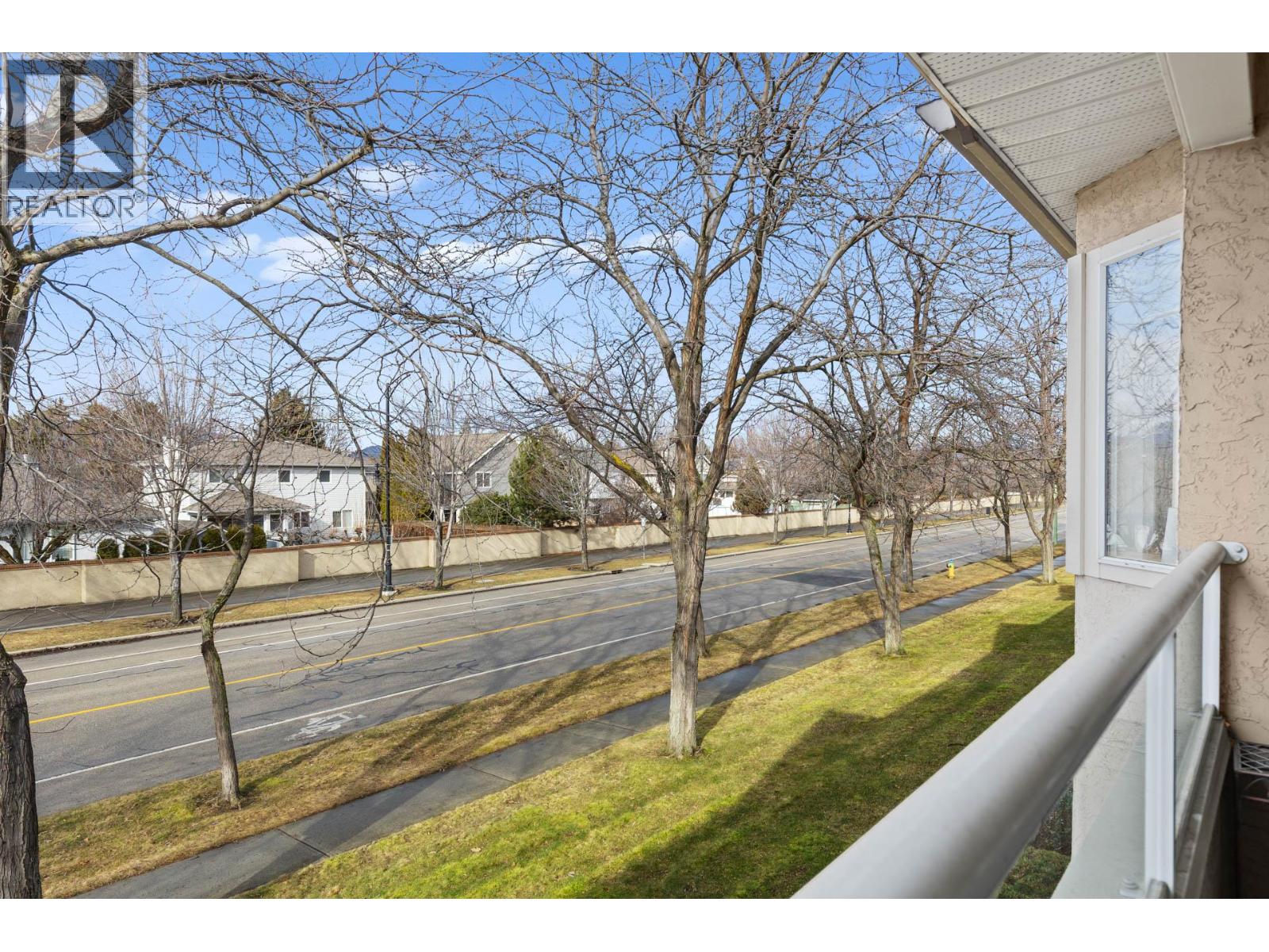 205 645 Barrera Road, Kelowna