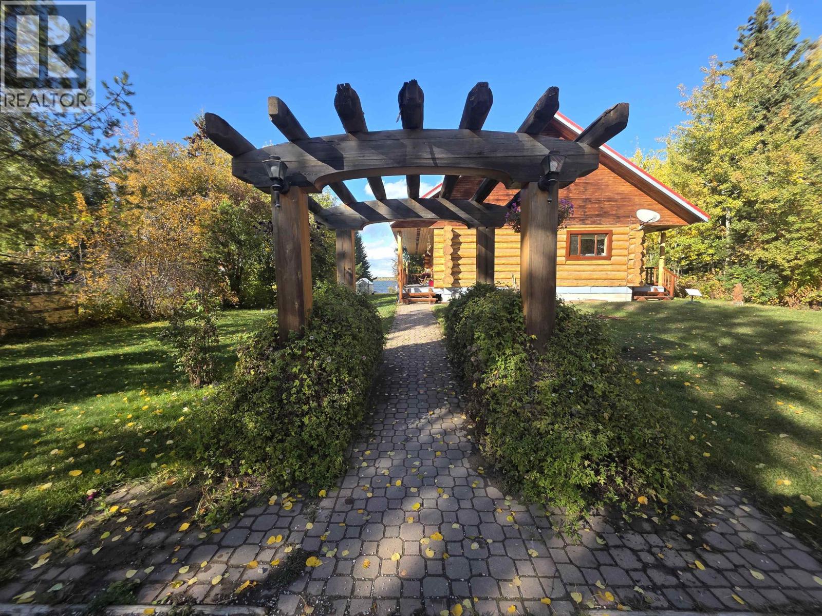 7008 YORK DRIVE, Vanderhoof