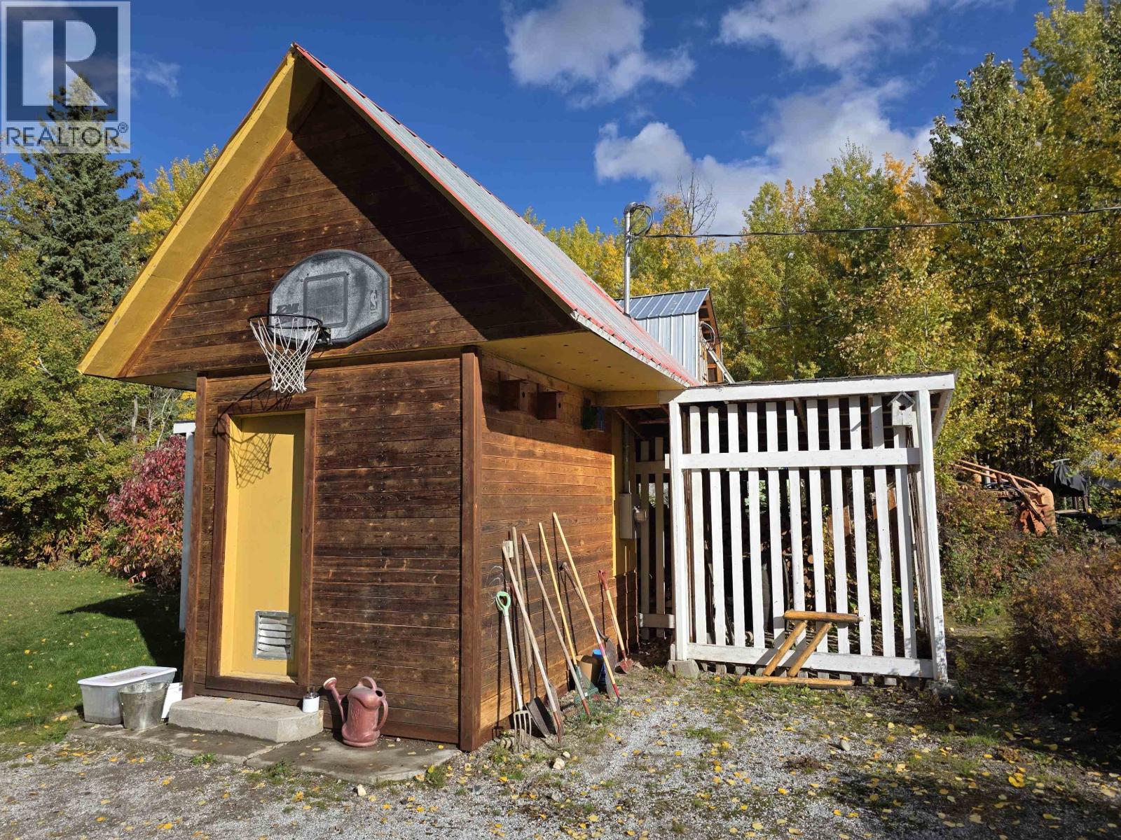 7008 YORK DRIVE, Vanderhoof