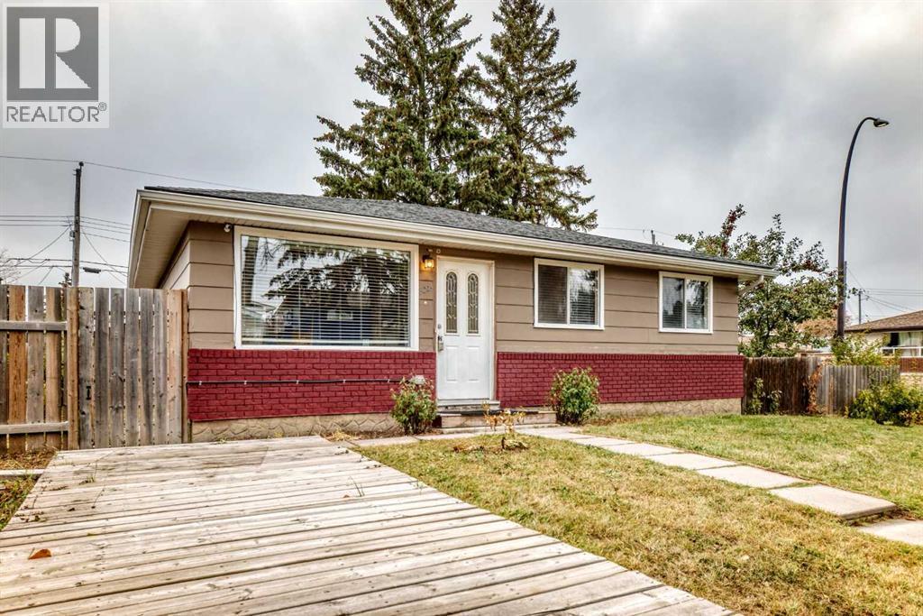 3224 41 Street SE, Calgary, Alberta