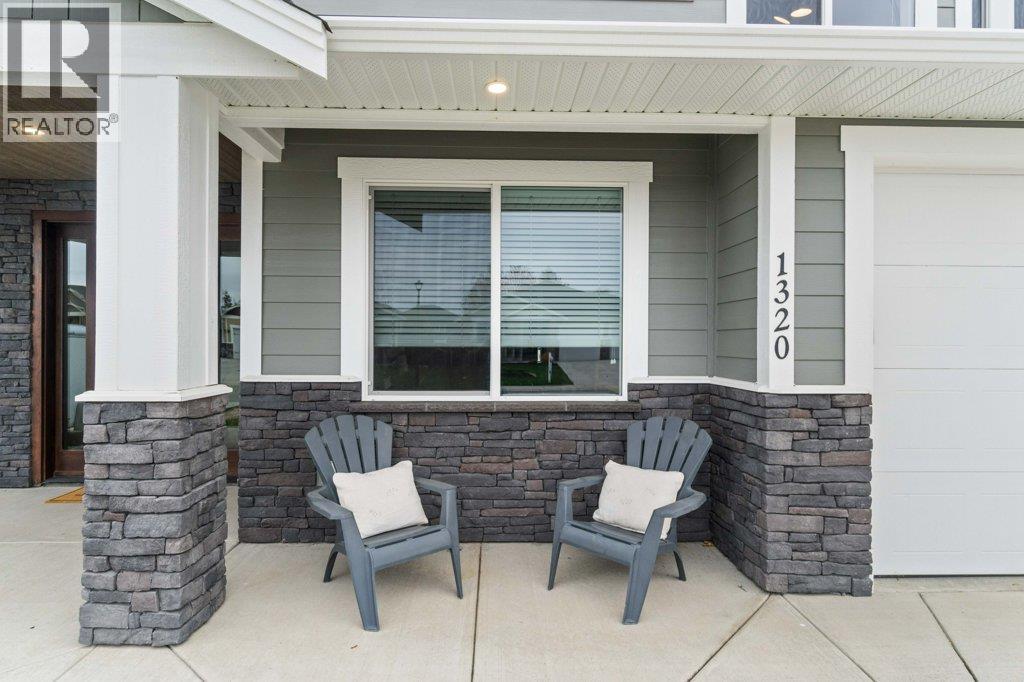 1320 24 Street SE, Salmon Arm