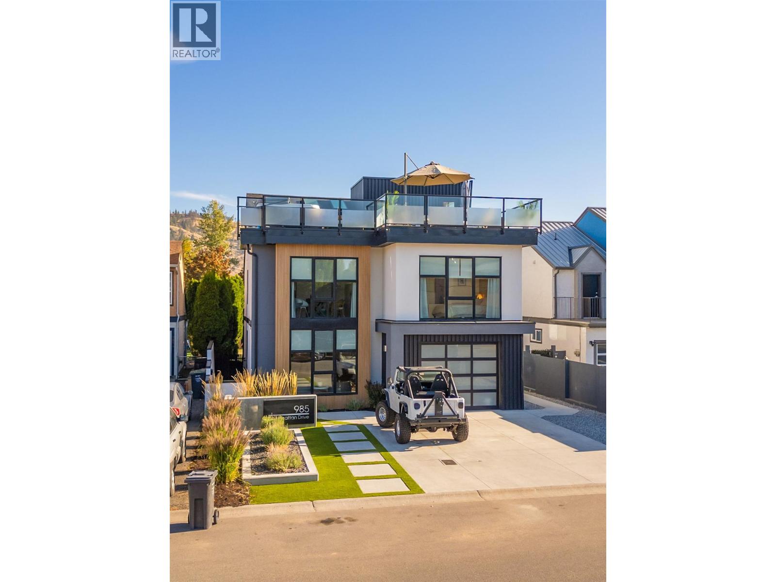  985 Manhattan Drive, Kelowna