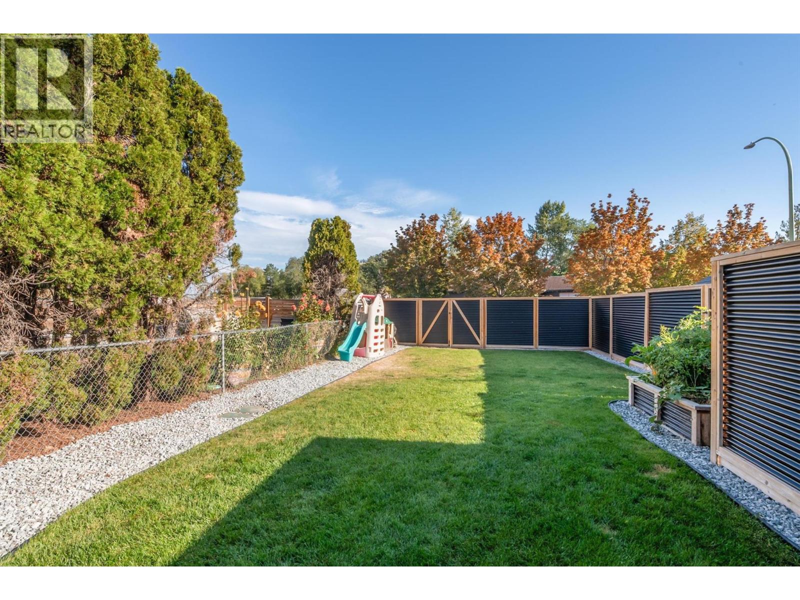  985 Manhattan Drive, Kelowna